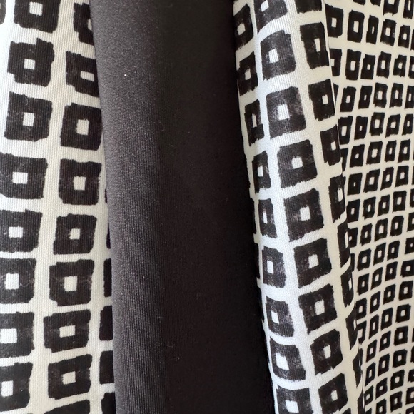 Black and White Geometric Pattern Dress - Picture 4 of 6